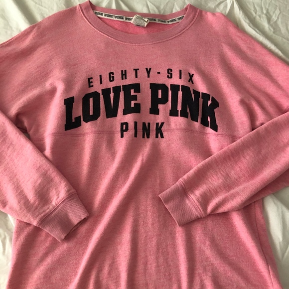 VS PINK Varsity Crew - Picture 1 of 3